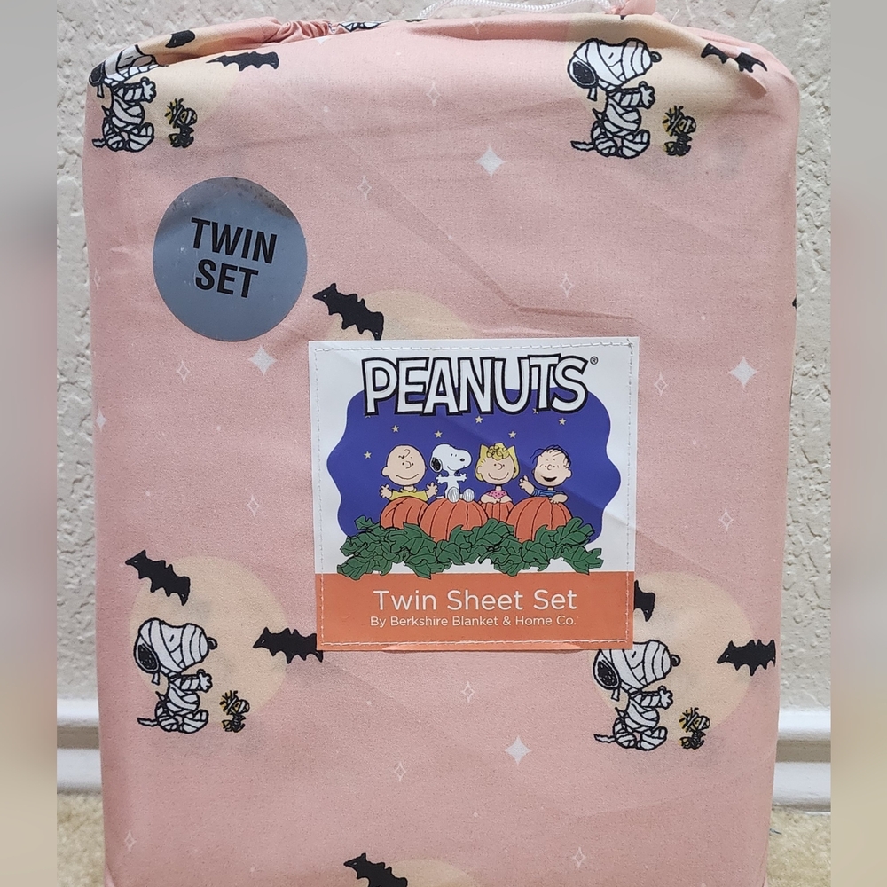 Peanuts Halloween twin sheet set